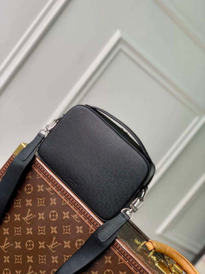 LV M11657 Louis Vuitton Avenue Messenger Bag Black - Default Title - View 3