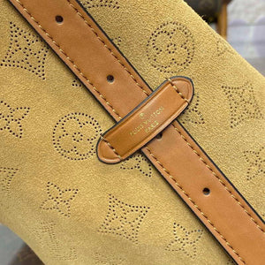 LV M11843 Louis Vuitton CarryAll PM Suede leather Bag Beige - Default Title - View 7
