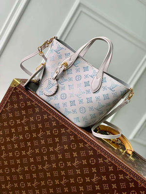 LV M12088 Louis Vuitton Blossom PM Mahina Leather Bag Brume Gray - Default Title - View 1