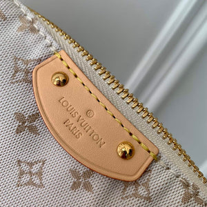 LV M12433 Louis Vuitton Hills Pochette Handbag Mastic - Default Title - View 4