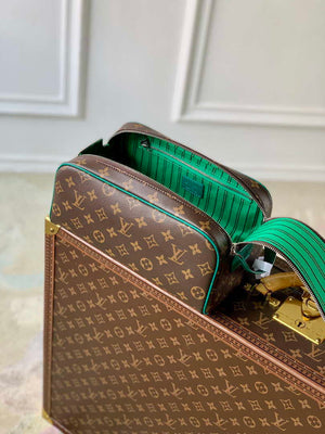 LV M12641 Louis Vuitton Locker Dopp Kit Taurillon Monogram Green - Default Title - View 9