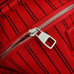 LV M12641 Louis Vuitton Locker Dopp Kit Taurillon Monogram Red - Default Title - View 7
