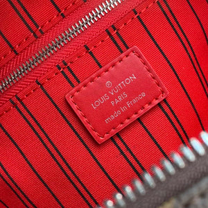 LV M12641 Louis Vuitton Locker Dopp Kit Taurillon Monogram Red - Default Title - View 8