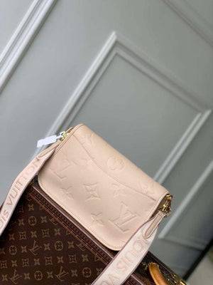 LV M13231 Louis Vuitton Diane Handbag Sand - Default Title - View 3