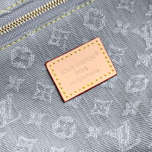LV M13750 Louis Vuitton Cosmetic Pouch GM Bag Cloudy Gray - Default Title - View 8