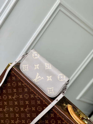LV M14225 Louis Vuitton Wallet On Chain Ivy Bag Gray/Quartz - Default Title - View 3