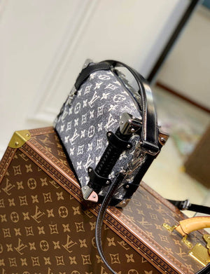 LV M21460 Louis Vuitton Side Trunk Bag - Default Title - View 3
