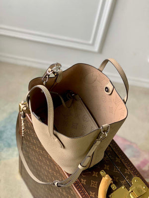LV M21849 Louis Vuitton Blossom PM Mahina Tote Bag Galet - Default Title - View 7