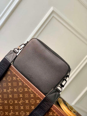 LV M22482 Louis Vuitton Fastline Messenger Black - Default Title - View 2