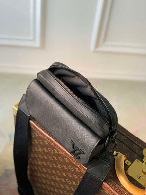 LV M22482 Louis Vuitton Fastline Messenger Black - Default Title - View 8
