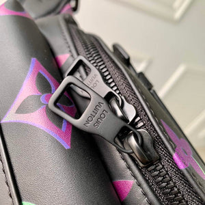 LV M22494 Louis Vuitton Comet Bumbag Black Borealis - Default Title - View 4