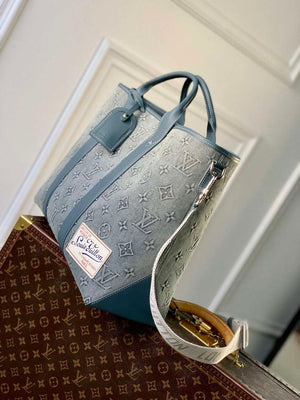 LV M22537 Louis Vuitton Weekend Tote NM Bag - Default Title - View 3