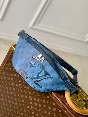 LV M22576 Louis Vuitton Discovery Bumbag Abyss Blue - Default Title - View 1