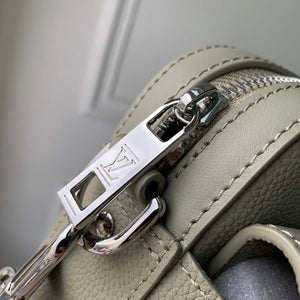 LV M22611 Louis Vuitton Fastline Messenger Gray - Default Title - View 5