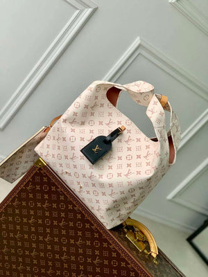 LV M24409 Louis Vuitton Atlantis GM Bag White - Default Title - View 1