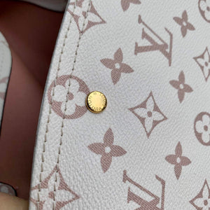 LV M24409 Louis Vuitton Atlantis GM Bag White - Default Title - View 8