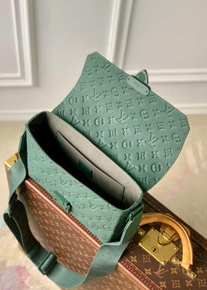 LV M24439 Louis Vuitton S-Cape Messenger Bag Forest Green - Default Title - View 9