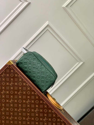 LV M24442 Louis Vuitton Locker Dopp Kit Monogram Taurillon Green - Default Title - View 1
