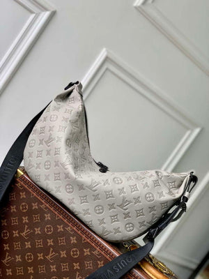LV M24468 Louis Vuitton Hobo Hamac Bag Sand - Default Title - View 1