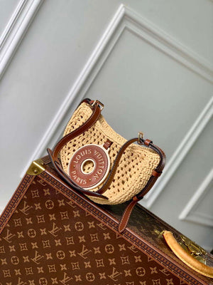 LV M24811 Louis Vuitton Croissant MM Handbag Natural/Tan - Default Title - View 3