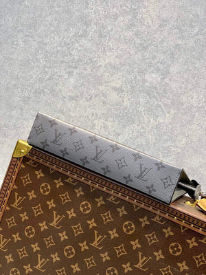 LV M30840 Louis Vuitton Pochette Voyage MM Taiga leather - Default Title - View 4