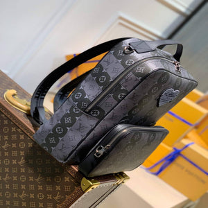 LV M45962 Louis Vuitton Utilitary Backpack - Default Title - View 3