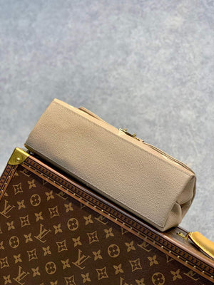 LV M46041 Louis Vuitton Madeleine MM Handbag Embossed Grained Cowhide Leather - Default Title - View 4