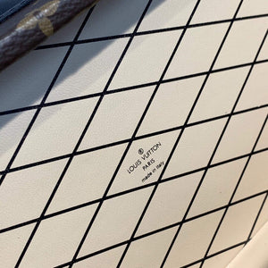 LV M46120 Louis Vuitton Petite Malle East West Handbag - Default Title - View 9
