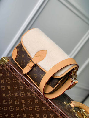 LV M46317 Louis Vuitton Diane Monogram Handbag - Default Title - View 2