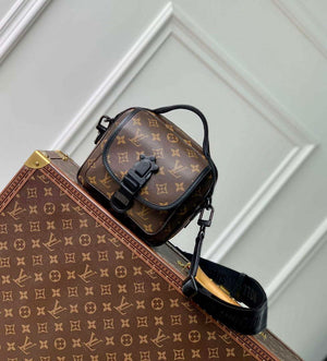 LV M46973 Louis Vuitton Quest Messenger Bag - Default Title - View 1