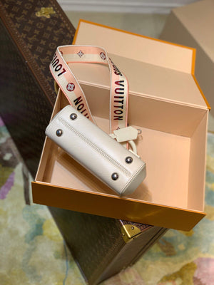 LV M58928 Louis Vuitton Cluny Mini Handbag Quartz - Default Title - View 4