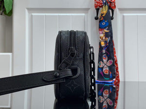 LV M68321 Louis Vuitton Pochette Volga Bag Black - Default Title - View 2