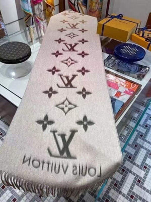 LV M70868 Louis Vuitton Reykjavik Gradient Scarf L60169 - Default Title - View 7