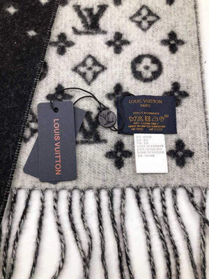 LV M70924 Louis Vuitton Monogram Split Scarf L60151 - Default Title - View 7