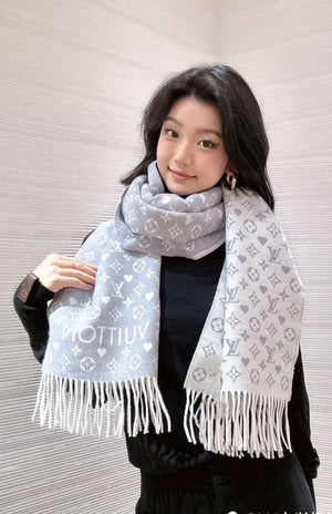 LV M77641 Louis Vuitton Scarves Game On Scarf L38936 - Default Title - View 1