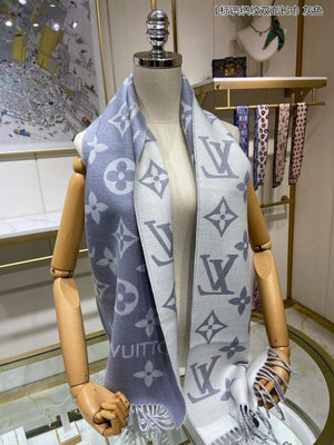 LV M77729 Louis Vuitton LV Essential Scarf L60195 - Default Title - View 1