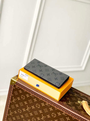 LV M81335 Louis Vuitton Brazza Wallet Gray - Default Title - View 4