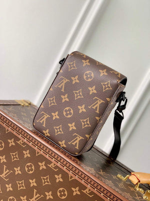 LV M81522 Louis Vuitton S-LOCK Vertical Wearable Wallet black - Default Title - View 4