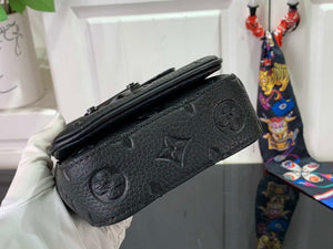 LV M81524 Louis Vuitton S-Lock Vertical Wearable Wallet Black - Default Title - View 4