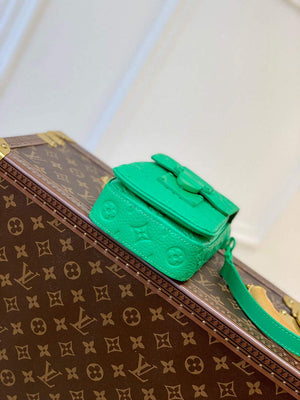 LV M81525 Louis Vuitton S-LOCK Vertical Wearable Wallet Minty Green - Default Title - View 4