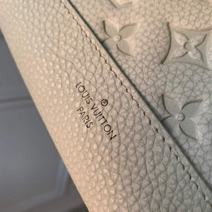 LV M81556 Louis Vuitton Pochette Voyage Other Leathers Light gray - Default Title - View 4