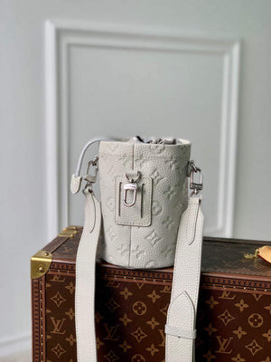 LV M81572 Louis Vuitton Chalk Pouch Bag White - Default Title - View 2