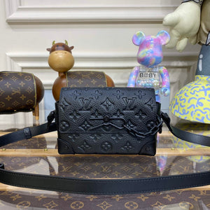 LV M81746 Louis Vuitton Steamer Wearable Wallet Black leather - Default Title - View 1