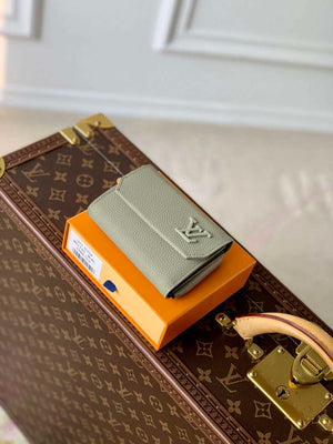 LV M82410 Louis Vuitton Slender Pilot Sage - Default Title - View 4