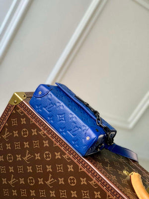 LV M82571 Louis Vuitton Steamer Wearable Wallet Racing Blue - Default Title - View 4