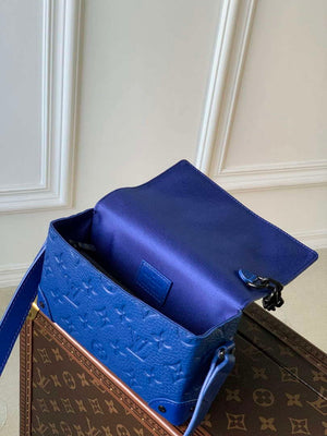 LV M82571 Louis Vuitton Steamer Wearable Wallet Racing Blue - Default Title - View 9