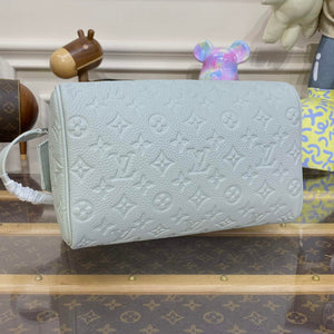 LV M82576 Louis Vuitton Dopp Kit Bag Off-white - Default Title - View 4