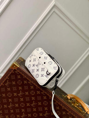 LV M83383 Louis Vuitton Alpha Wearable Wallet White/Navy - Default Title - View 2