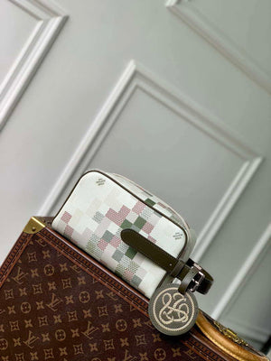 LV N00112 Louis Vuitton Locker Dopp Kit Damoflage Gray White - Default Title - View 1