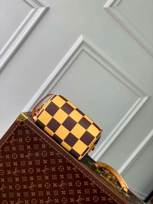 LV N40567 Louis Vuitton Locker Dopp Kit Bag Yellow Damier Other - Default Title - View 4